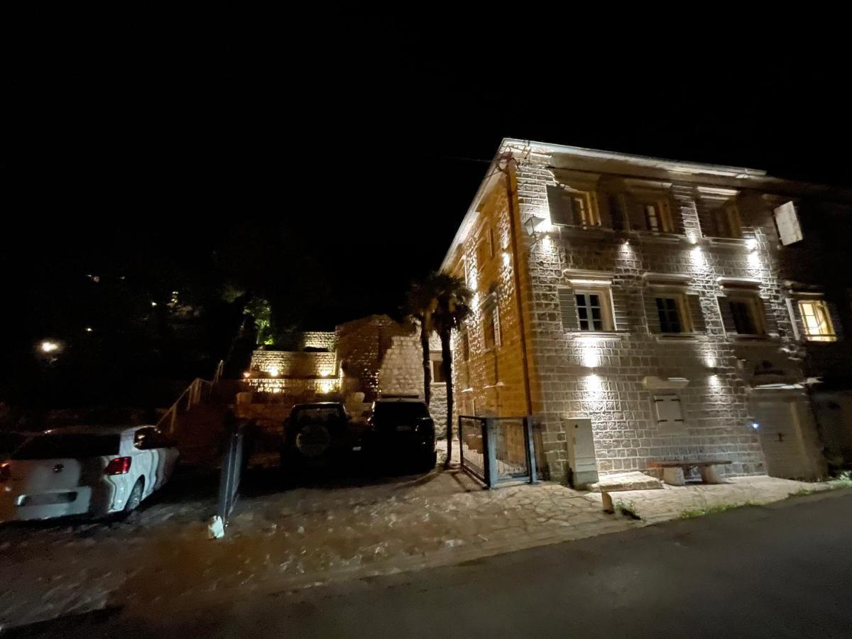 Vila Djuro Mikijelj Donji Stoliv Bagian luar foto