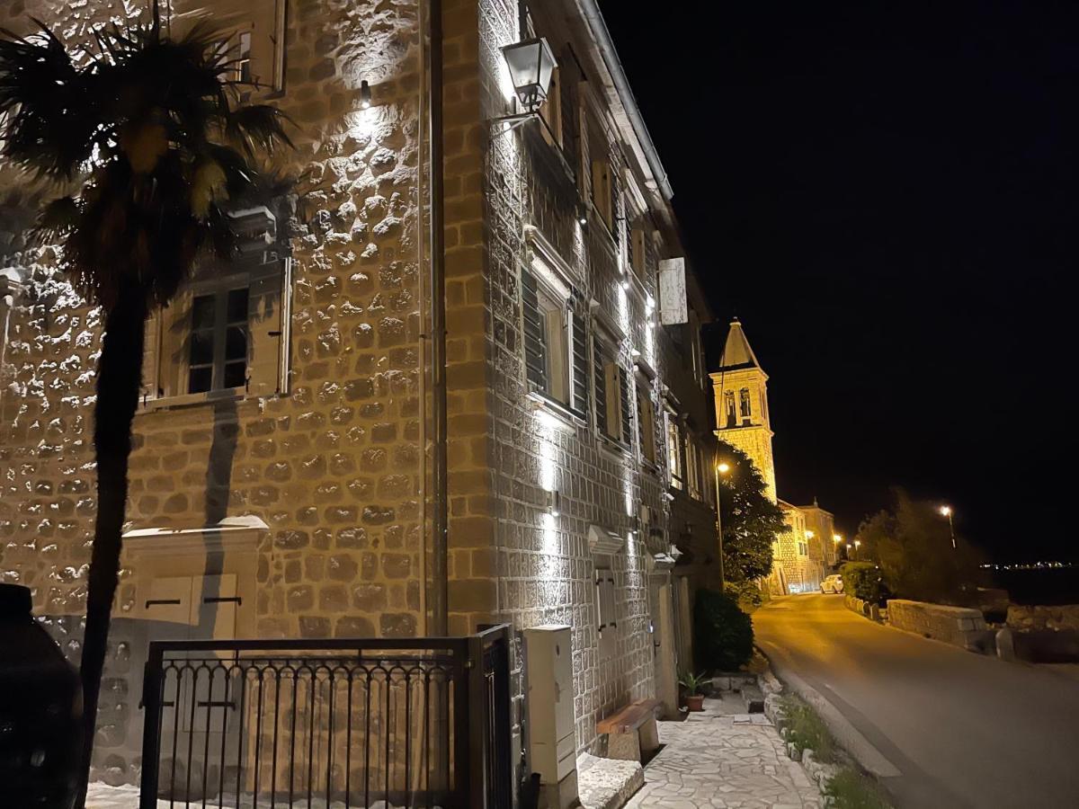 Vila Djuro Mikijelj Donji Stoliv Bagian luar foto