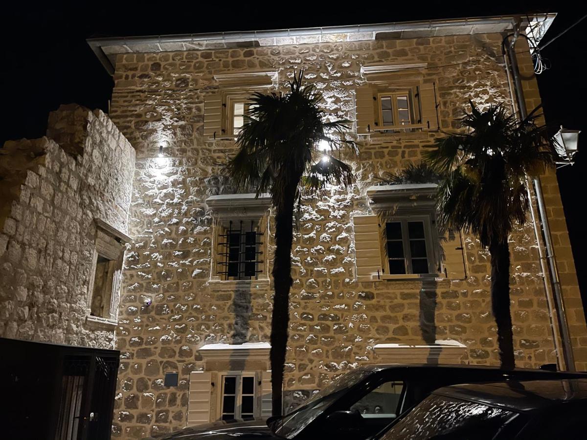 Vila Djuro Mikijelj Donji Stoliv Bagian luar foto