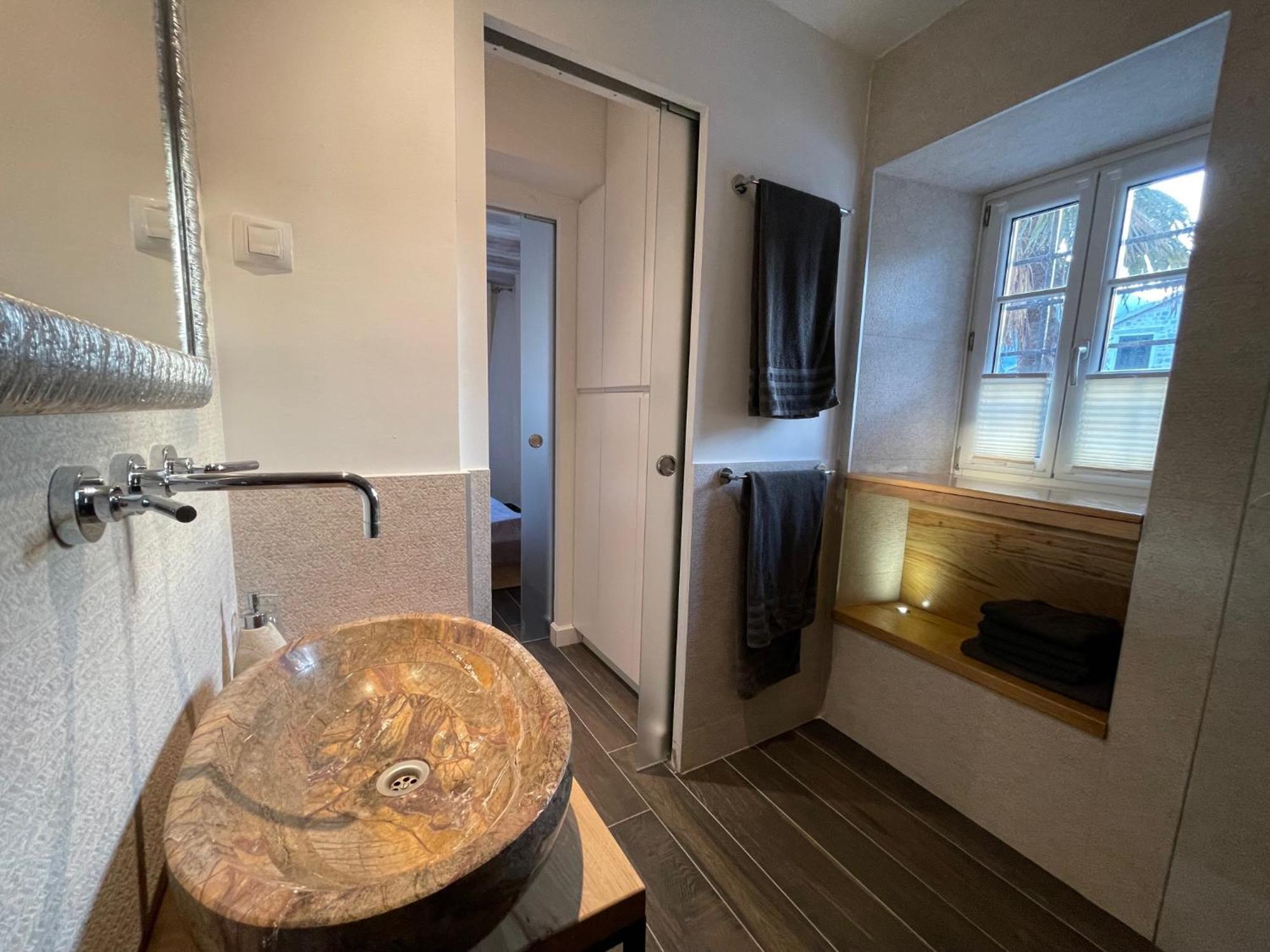 Vila Djuro Mikijelj Donji Stoliv Ruang foto