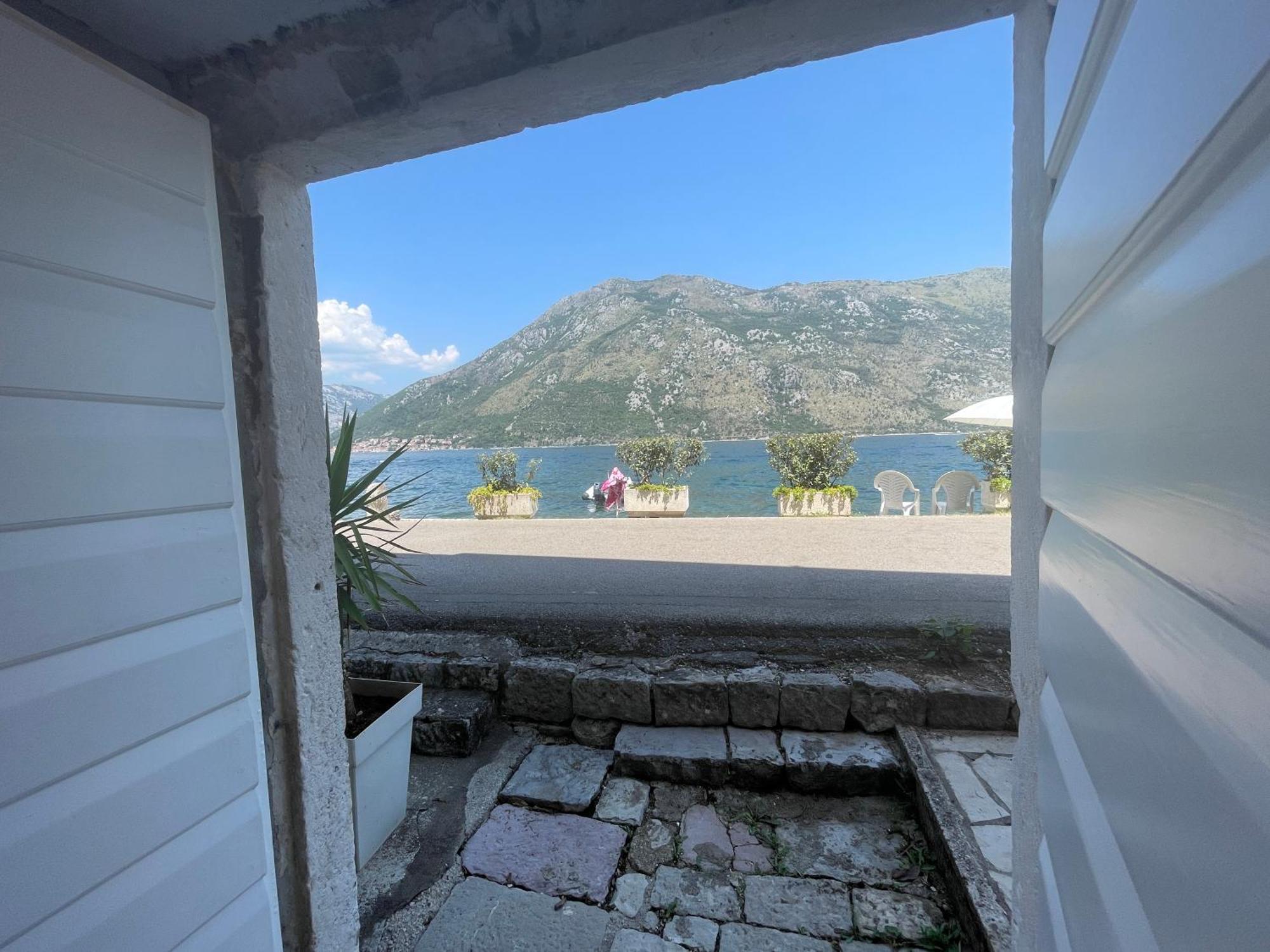Vila Djuro Mikijelj Donji Stoliv Bagian luar foto