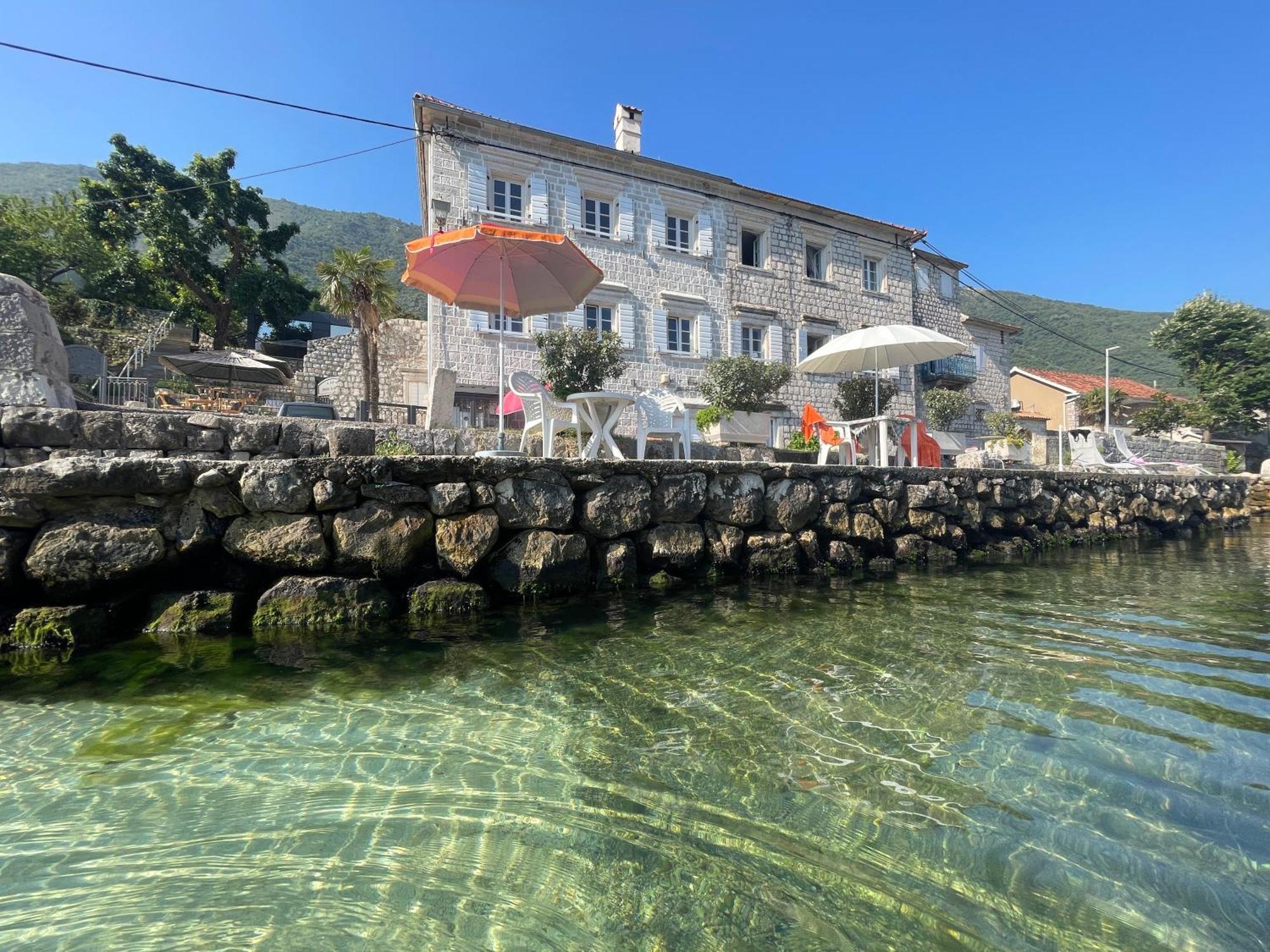 Vila Djuro Mikijelj Donji Stoliv Bagian luar foto